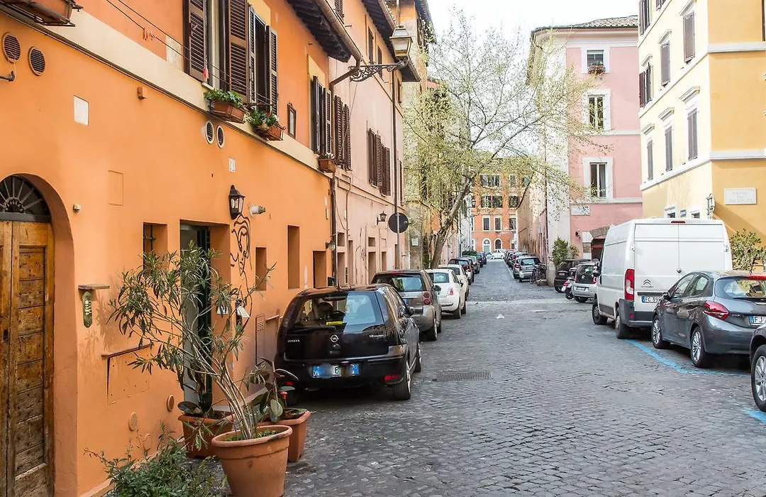 Rental In Rome Trastevere White-1