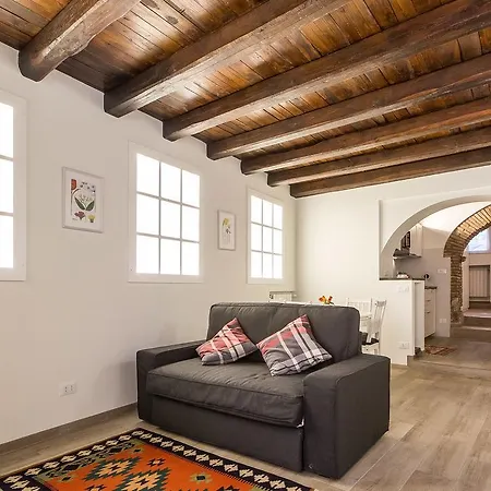 Rental In Rome Trastevere White-2